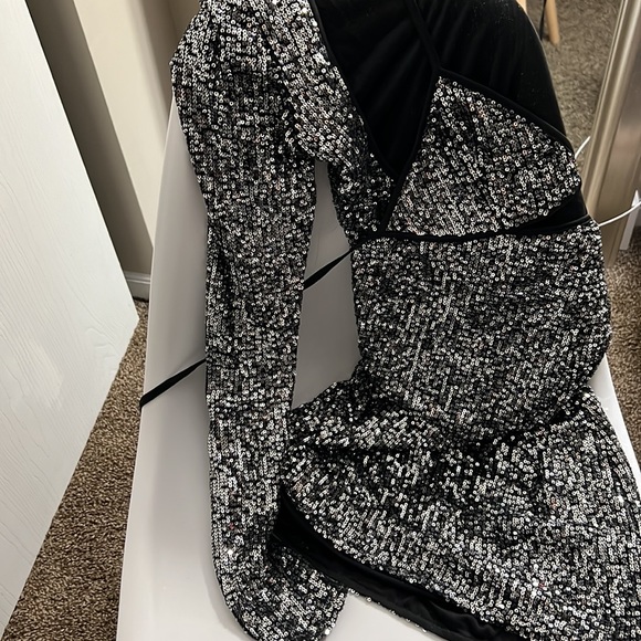 Dress - Picture 4 of 5